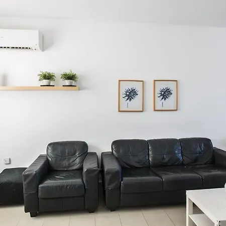 וילה Flouressia 4