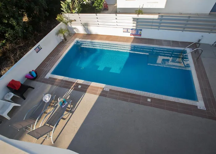 Flouressia 4 וילה