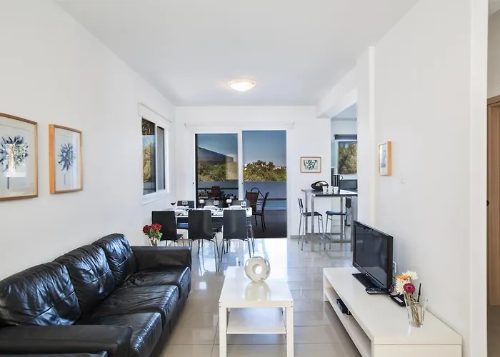 Flouressia 4 * Protaras