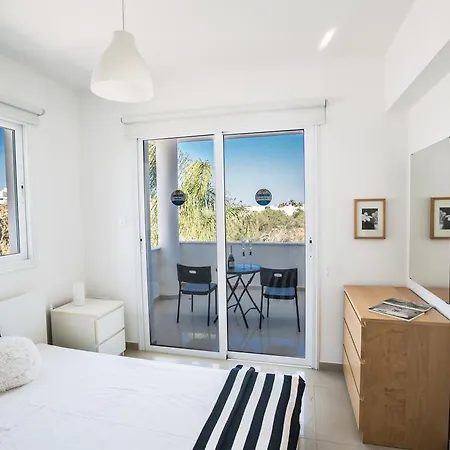 Flouressia 4 Villa Protarász