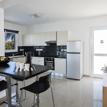 Flouressia 4 * Protarász