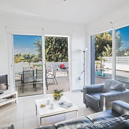 Villa Flouressia 4 Protarász