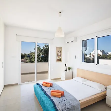 Flouressia 4 Villa Protarász