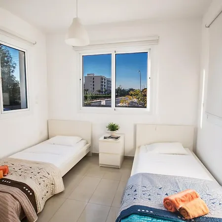 Villa Flouressia 4 Protarász