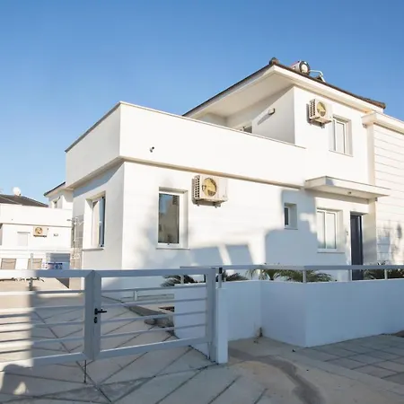 Flouressia 4 Villa *