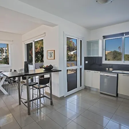 Villa Flouressia 4 Protarász