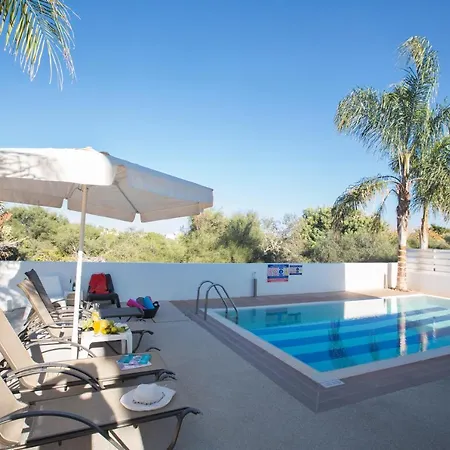 Villa Flouressia 4 *