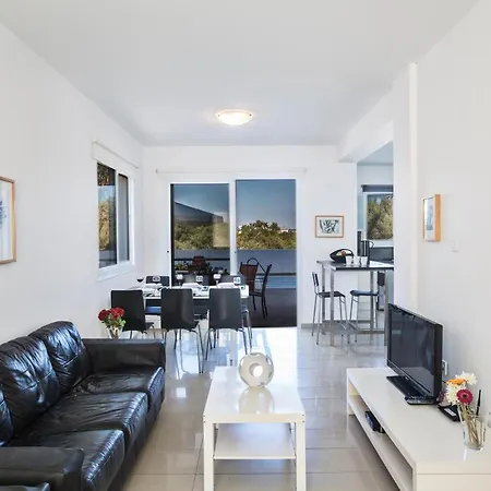 Flouressia 4 * Protaras