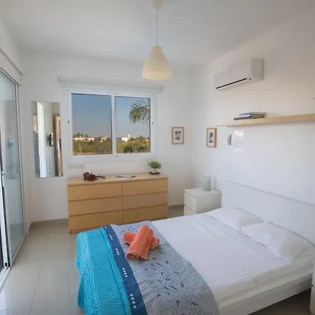 Flouressia 4 Protarász