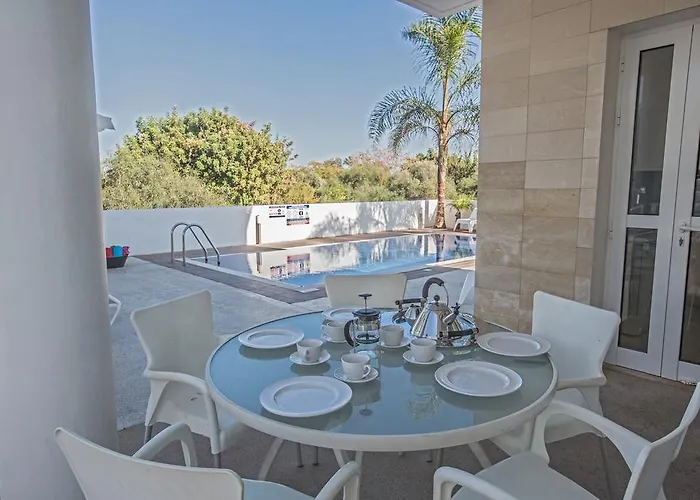 Flouressia 4 * Protaras