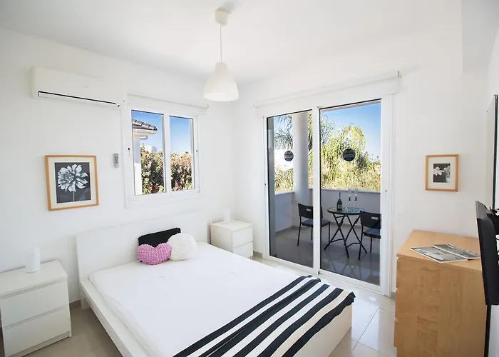 Flouressia 4 * Protaras