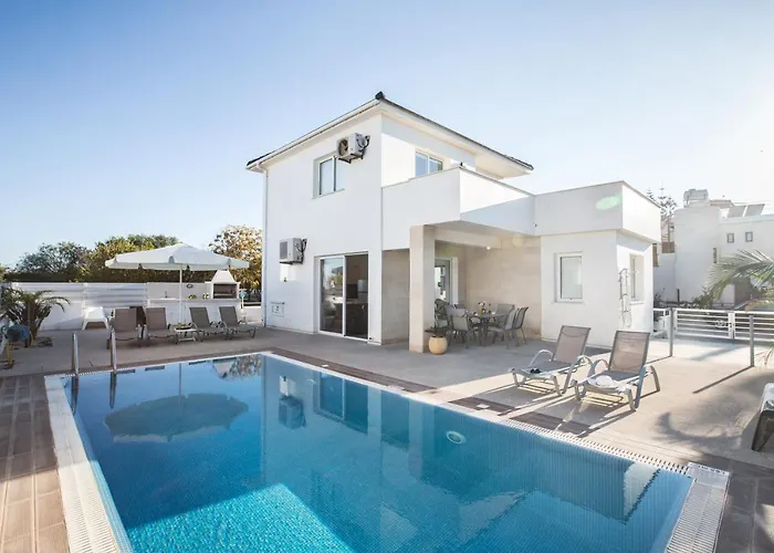 Flouressia 4 * Protaras