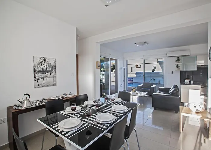 Flouressia 4 Vilă *