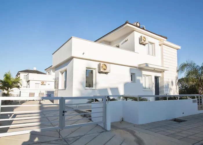 Flouressia 4 Vilă *